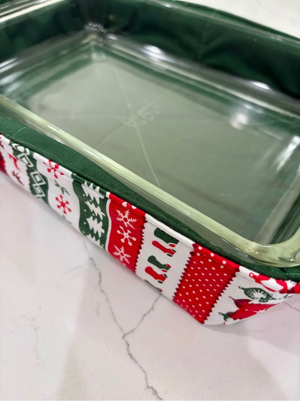 Holiday Baking Dish Cozy with Festive Red & Green Kitchen Linen